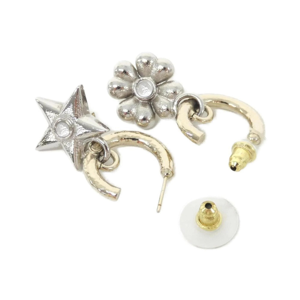CHANEL White Earrings - Picture 3 of 3